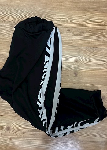 Zebra Desenli Zincir Detaylı Kapüşonlu Sweatshirt - Görsel 3