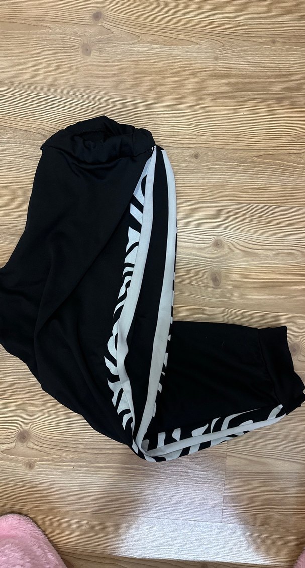 Zebra Desenli Zincir Detaylı Kapüşonlu Sweatshirt - Görsel 3