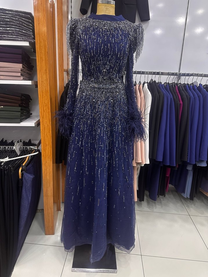 Boncuk İşlemeli Lacivert kenzel Uzun Abiye Elbise - Görsel 4