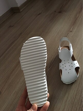 30 Beden beyaz Renk Sandalet