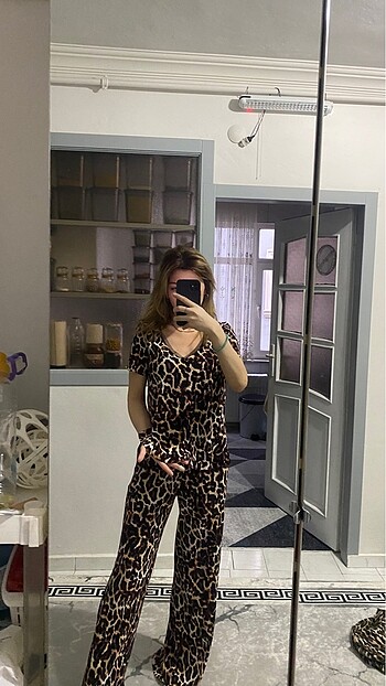 Diğer leopar desenli takım