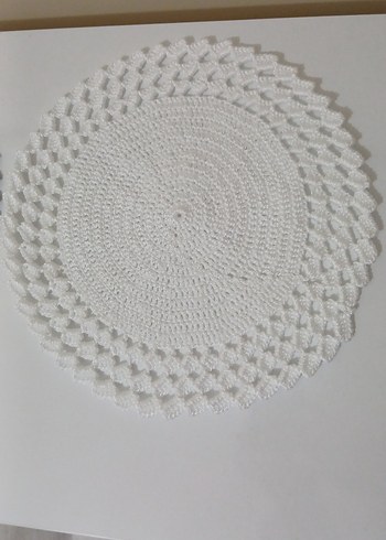 El Örgüsü Siyah ve Beyaz Yuvarlak Örtüler - Görsel 2