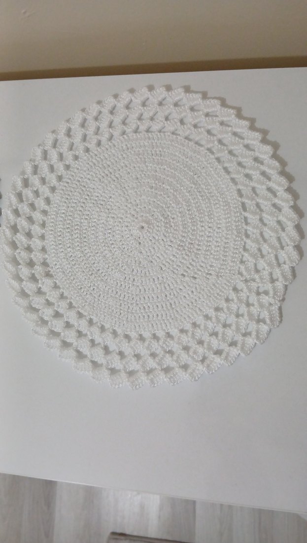 El Örgüsü Siyah ve Beyaz Yuvarlak Örtüler - Görsel 2