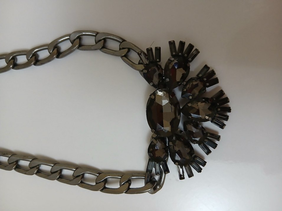 Gri Zincir Detaylı Yılan Desenli Gotik Kadın Kolye - Görsel 2