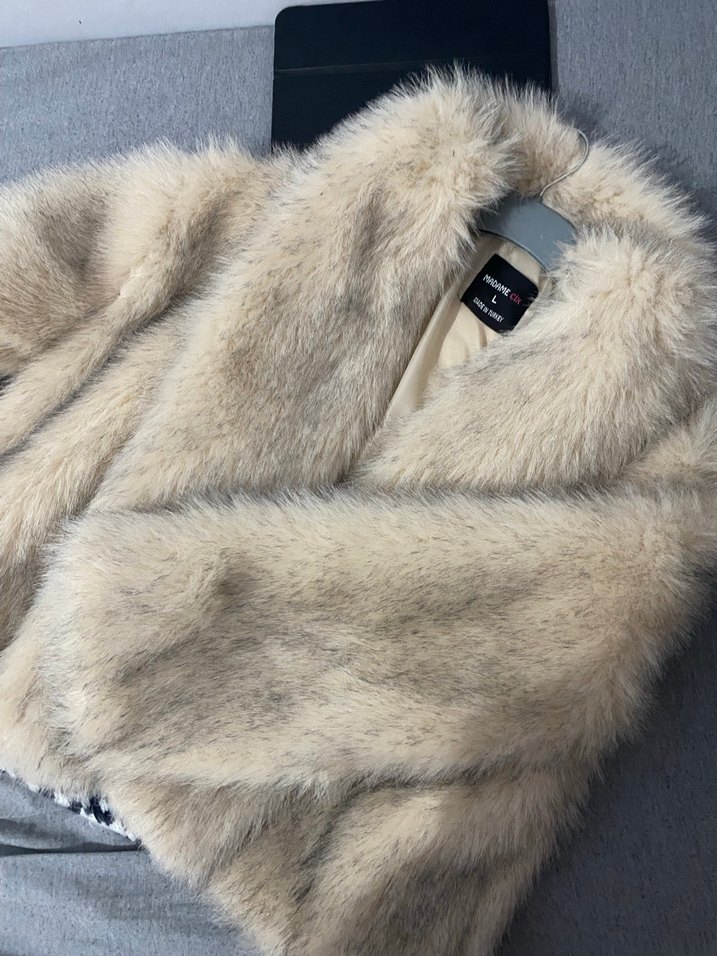 Bej kadın kürk - Görsel 2