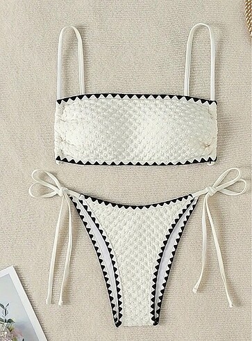 Beyaz bikini takımı