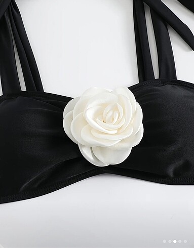 s Beden Siyah beyaz güllü bikini takımı