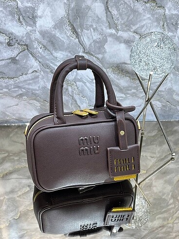 Miu miu mini stokta