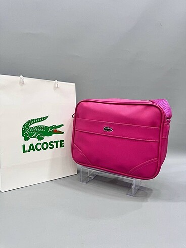 Beden Lacoste canta