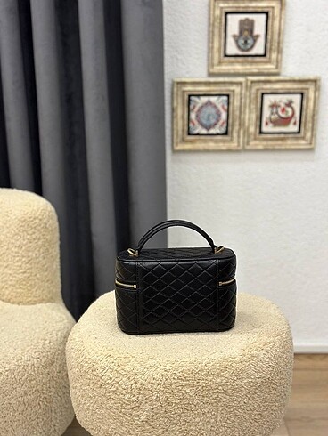 Yves Saint Laurent Saint Laurent