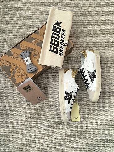 GOLDEN GOOSE DELUXE