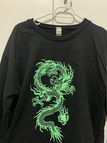 Ejderha baskılı ince sweatshirt