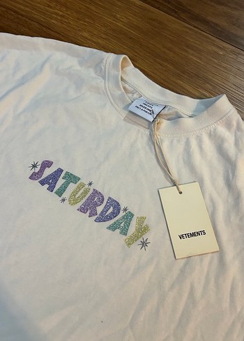 xs Beden Vetements Saturday Tee