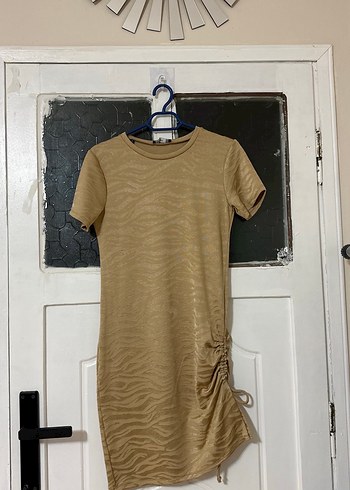 Zara Kısa Kollu, Dökümlü Kahverengi Kısa Elbise