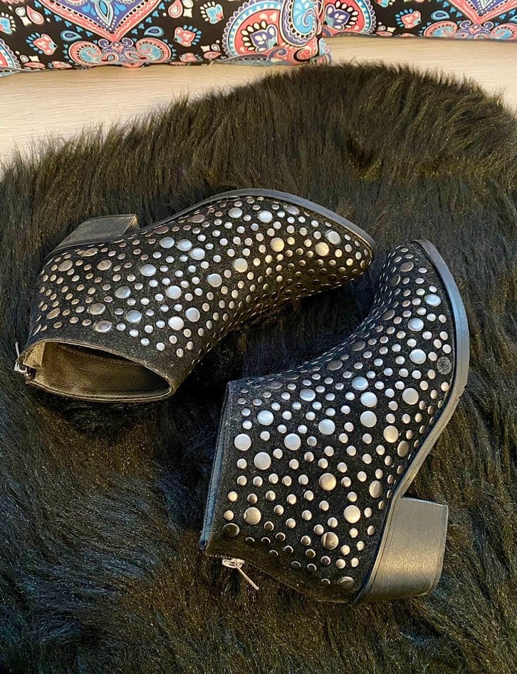 Bilekte kadın bot - Görsel 2