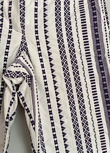 s Beden çeşitli Renk S/36 beden beyaz üzerine mor desen işlemeli Pantolon