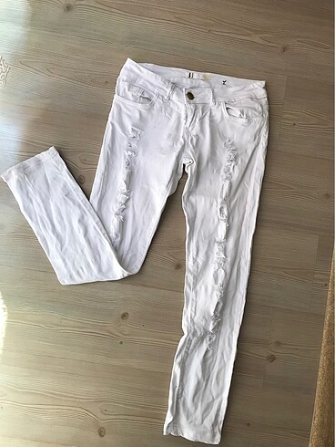 36 Beden beyaz Renk Zathan 36 beden jean