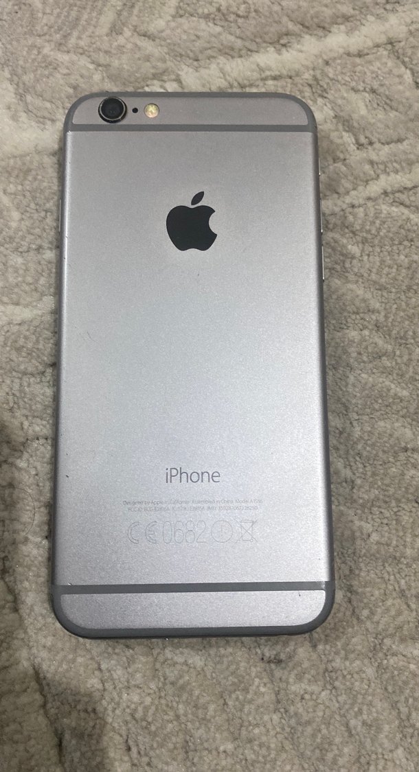 Kırık Ekranlı Gri iPhone - Görsel 2