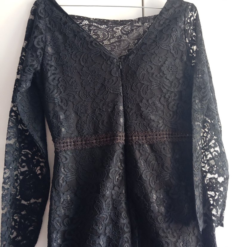 Siyah Dantel Uzun V Yaka Gotik Elbise - Görsel 5