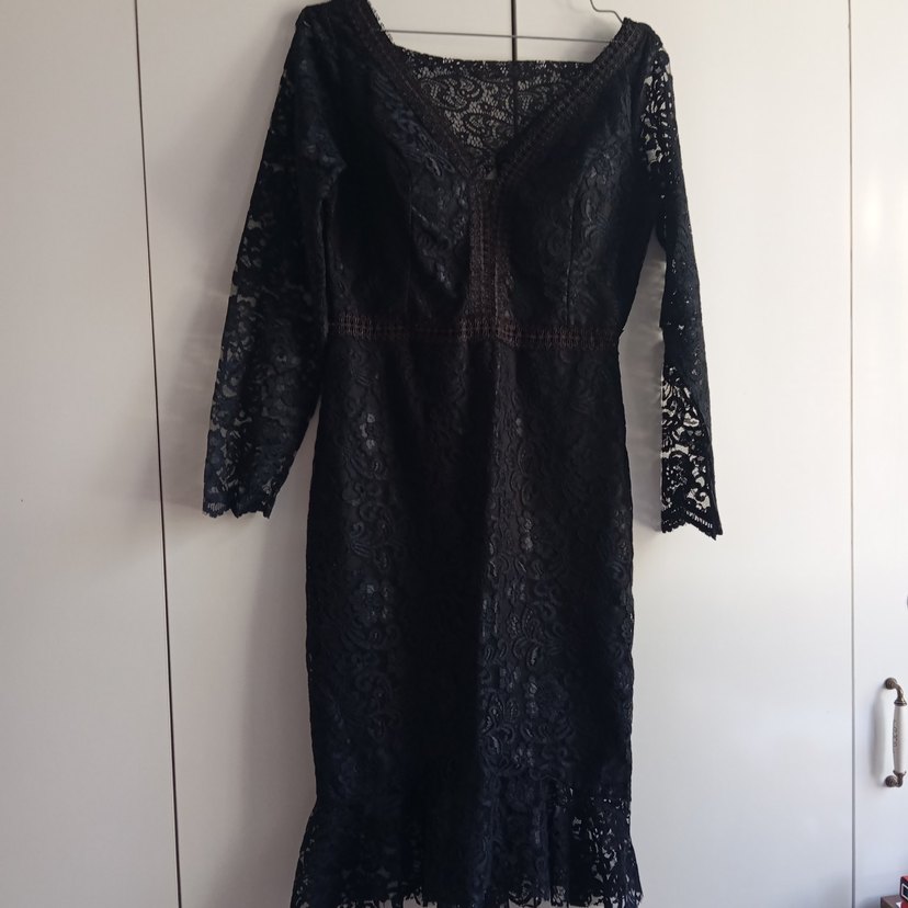 Siyah Dantel Uzun V Yaka Gotik Elbise - Görsel 3