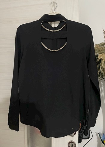 Zincir Detaylı Siyah Kadın Gömlek - Görsel 2