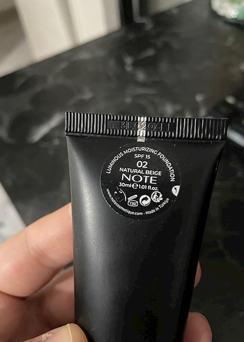 Note Luminous Fondöten 02 no  SPF15 - Görsel 3