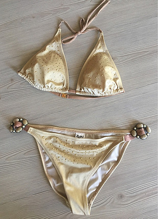 Zeki bikini takımı