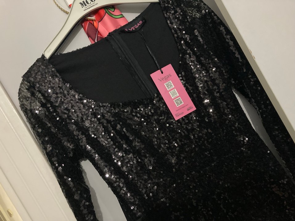 Payetli gece elbisesi - Görsel 3