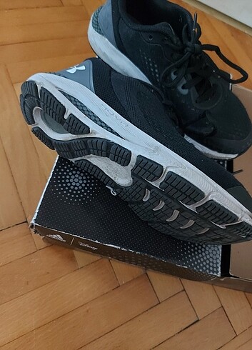 36 Beden Spor ayakkabi under armour