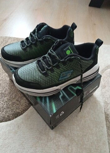 Skechers spor ayakkabı 