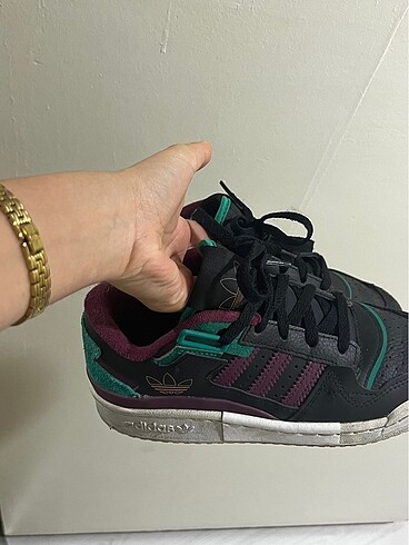 36 Beden siyah Renk Adidas ayakkabı