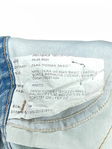 38 Beden çeşitli Renk Zara Mini Şort %70 İndirimli.