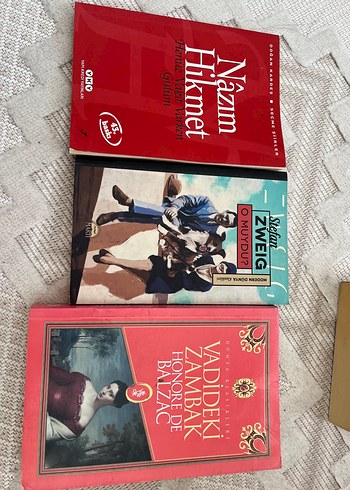 Nazım Hikmet, Stefan Zweig ve Honoré de Balzac Kitapları