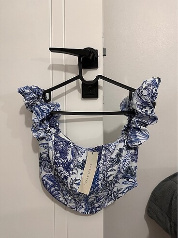 34 Beden Trendyolmilla beyaz mavi crop bluz