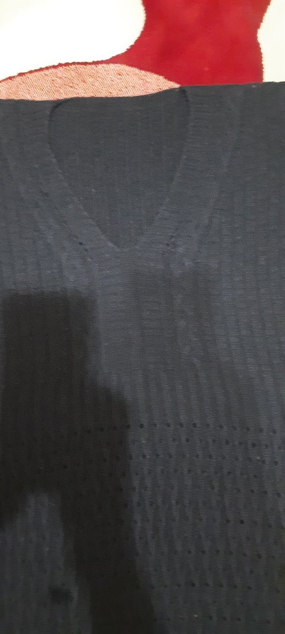 Siyah V Yaka Kadın Süveter - Görsel 3