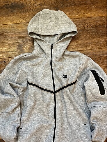 Nike Tech