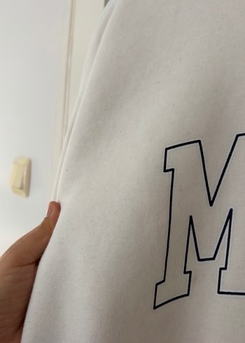 Mavi marka beyaz sweatshirt - Görsel 4