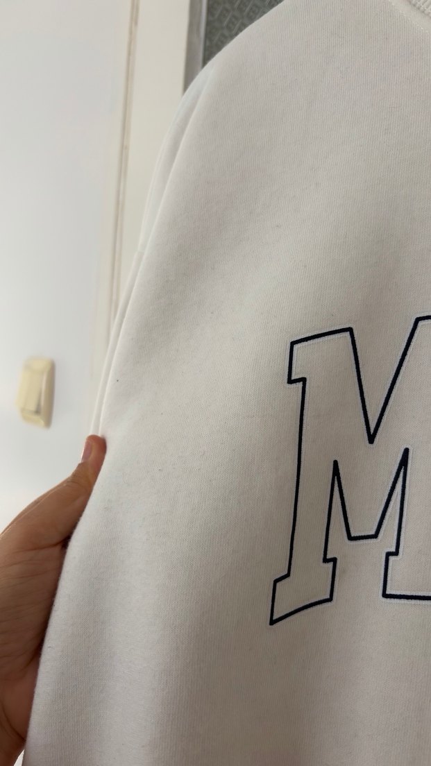 Mavi marka beyaz sweatshirt - Görsel 4