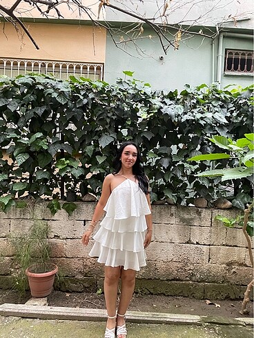 Zara Beyaz katlı elbise