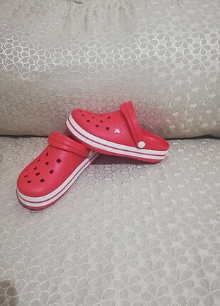 38 Beden kırmızı Renk Crocs 