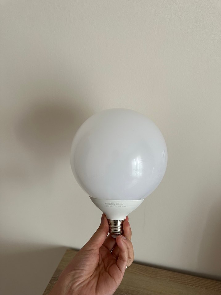 E27 15W Beyaz LED Ampul  4000K Doğal Işık — görsel 2/3