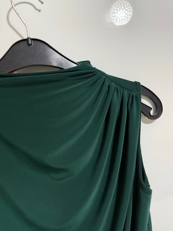 Drapeli Koyu Yeşil Kolsuz Kadın Bluz - Görsel 2