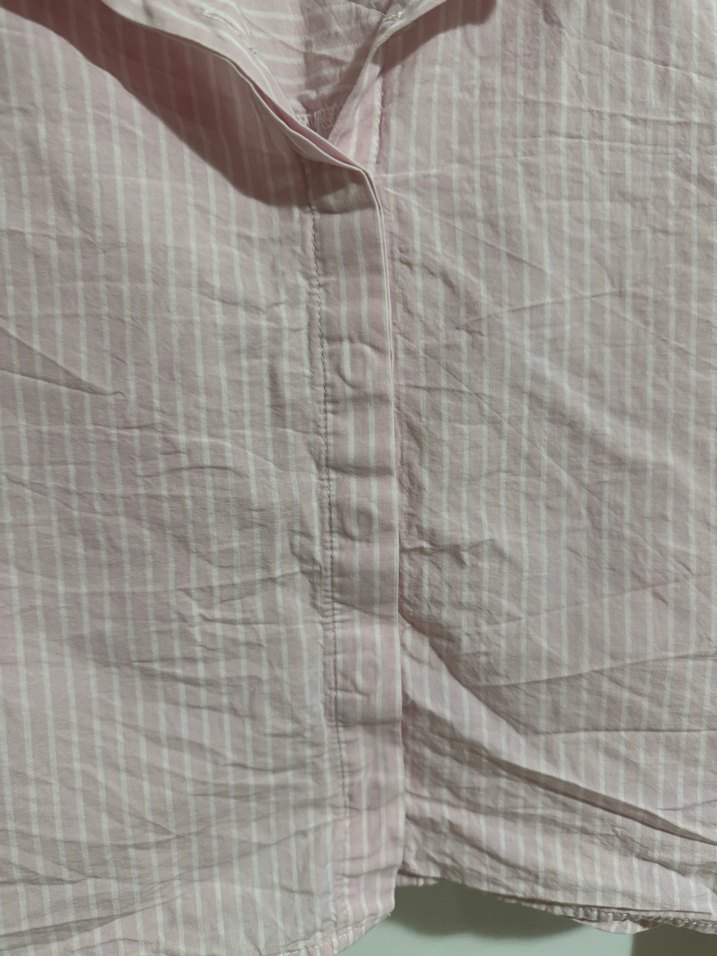 Pembe Düğmeli V Yaka Uzun Kollu Gömlek - Görsel 3