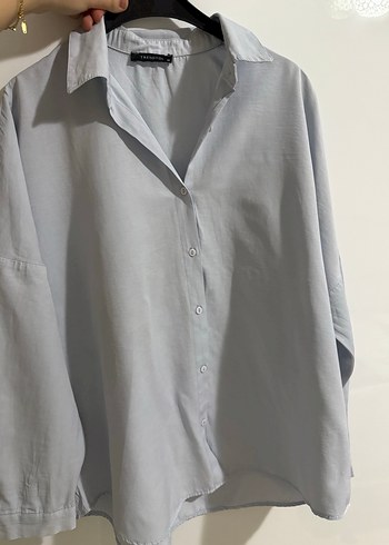 Gri V Yaka Kadın Gömlek - Görsel 3