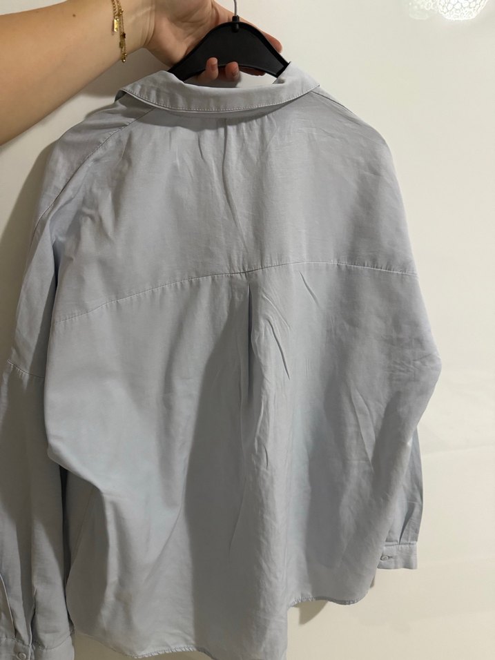 Gri V Yaka Kadın Gömlek - Görsel 5