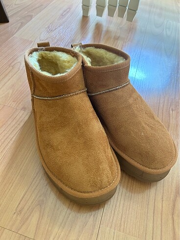 Ugg platform bot