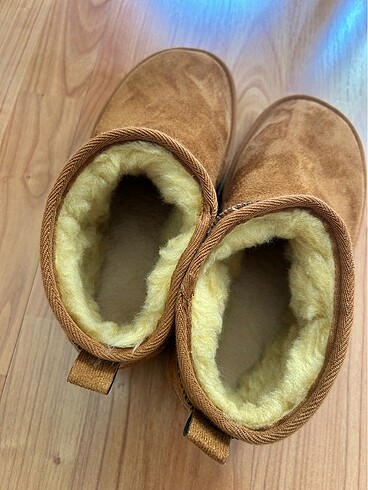 38 Beden Ugg platform bot