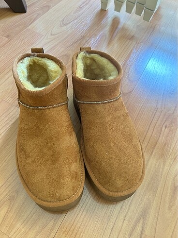 Ugg Ugg platform bot
