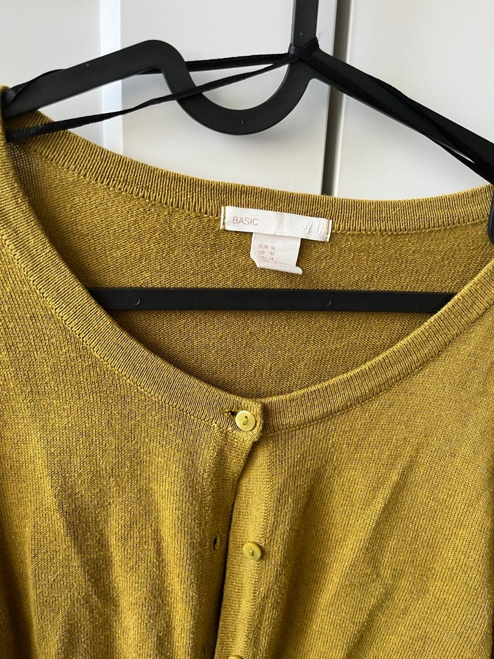 Düğmeli Sarı Kadın Hırka - Görsel 3