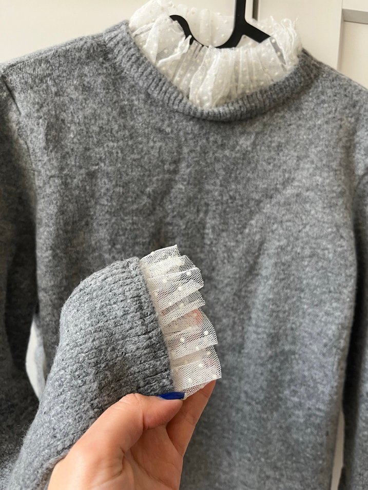 Gri Boğazı Tül Detaylı Triko Kadın Kazak - Görsel 4
